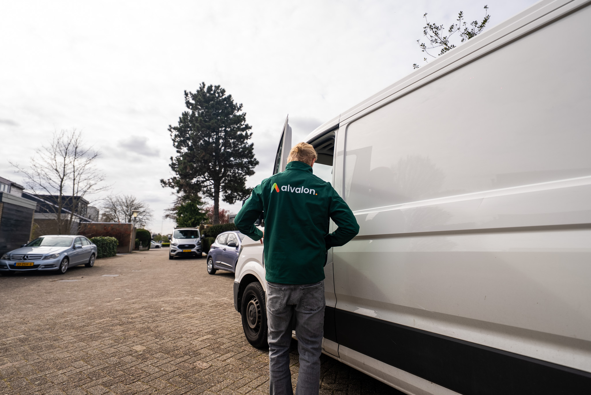 Samen maken we wonen duurzamer, comfortabeler en betaalbaarder.